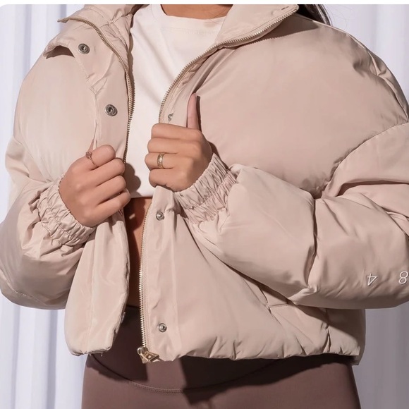 NWT Cropped Puffer Jacket - Latte - Picture 6 of 12